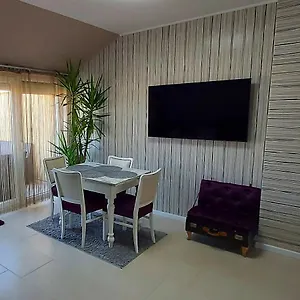 Hetvezer Penthouse , Segedín Maďarsko