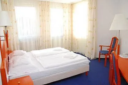 Szonyi Garden Hotel Pest Budapešť 3*,