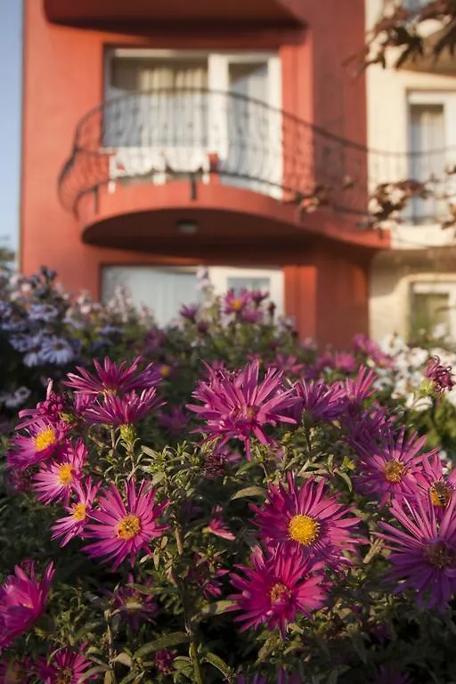 Szonyi Garden Hotel Pest Budapešť 3*,