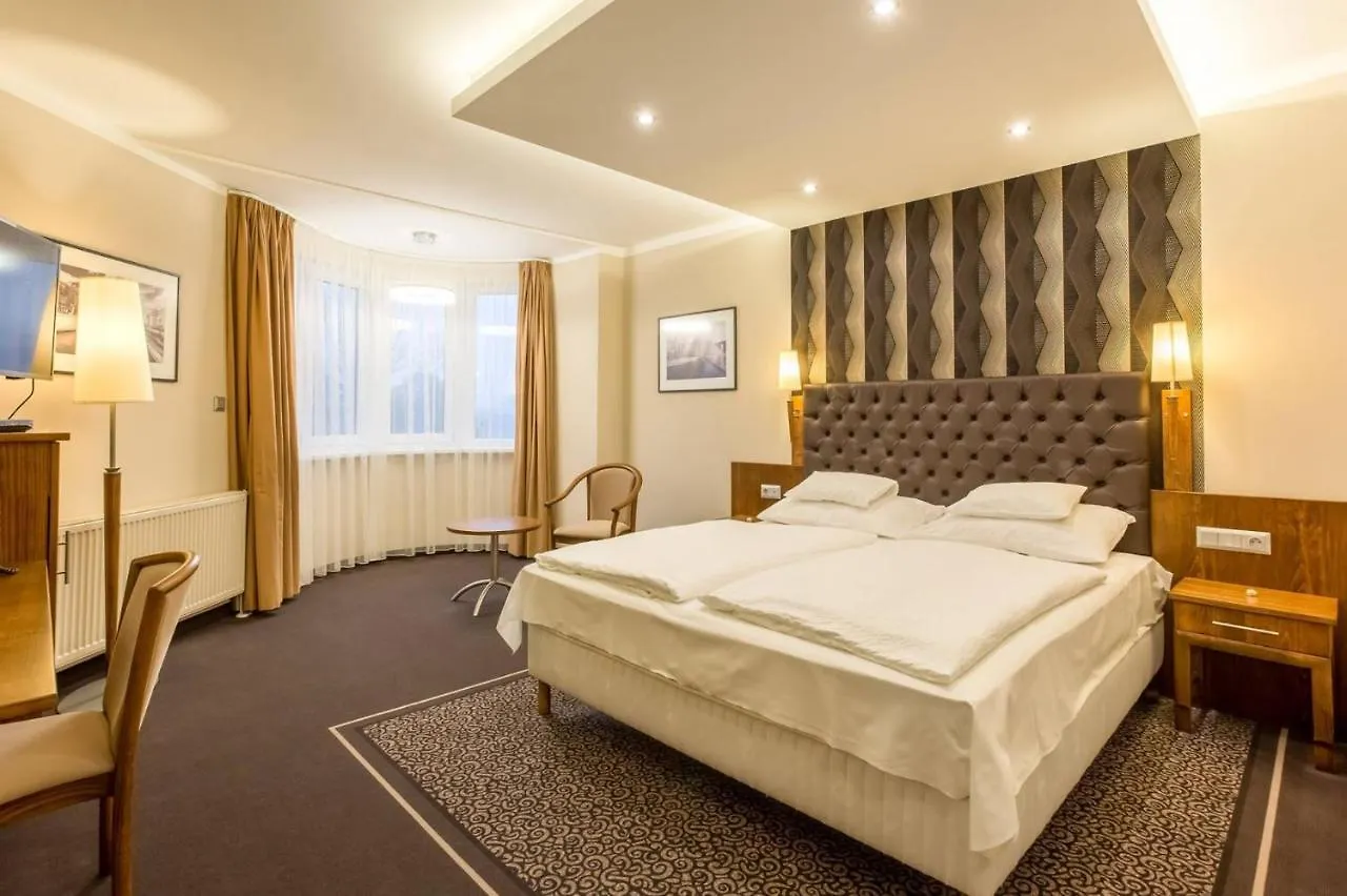 Szonyi Garden Hotel Pest Budapešť 3*,